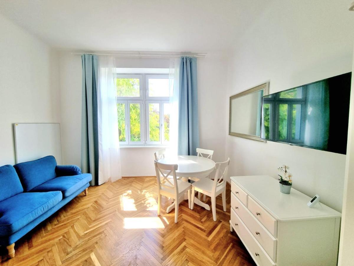 Herzlich Willkommen - Kuess Die Hand 3 Vienna Esterno foto